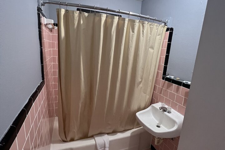 Room 17 of 26