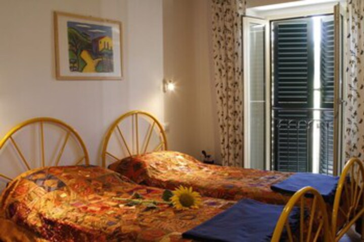 Room 18 of 28