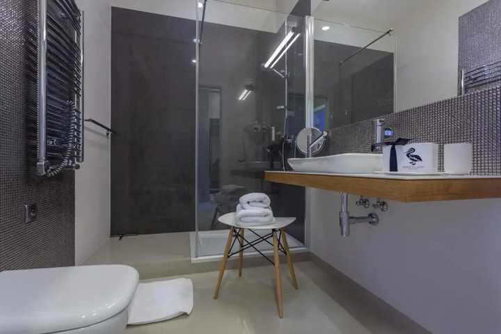 Room 8 of 23