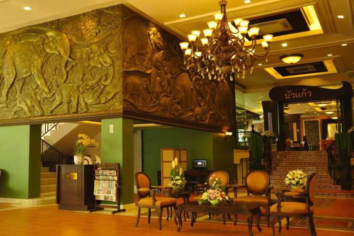 Entrance & Lobby
