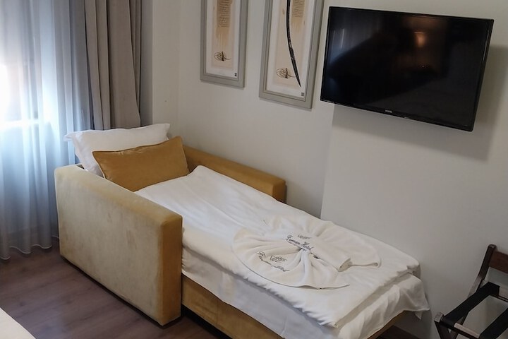 Room 50 of 93
