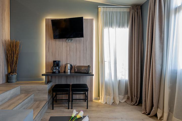 Room 9 of 48