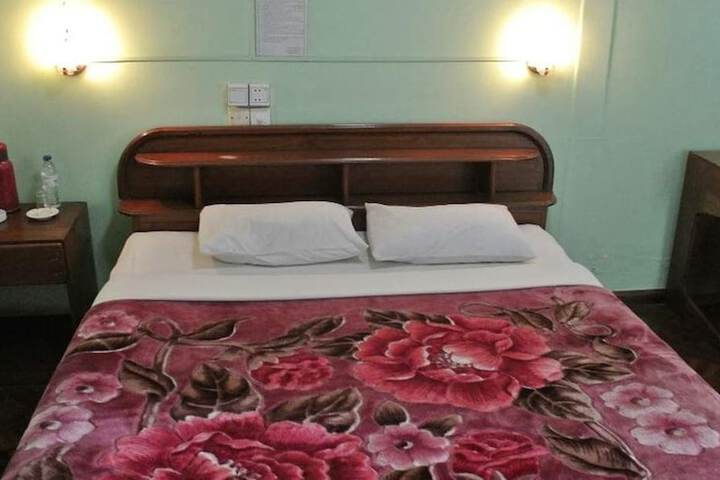Room 4 of 44