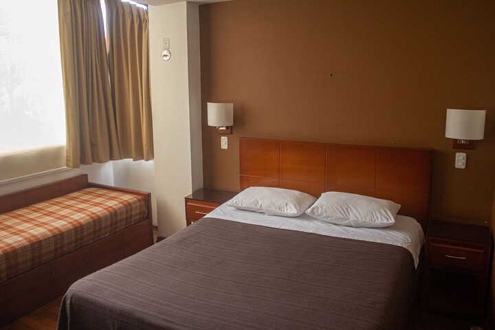 Room 13 of 102