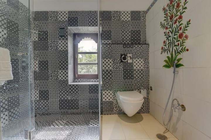 Room 9 of 20