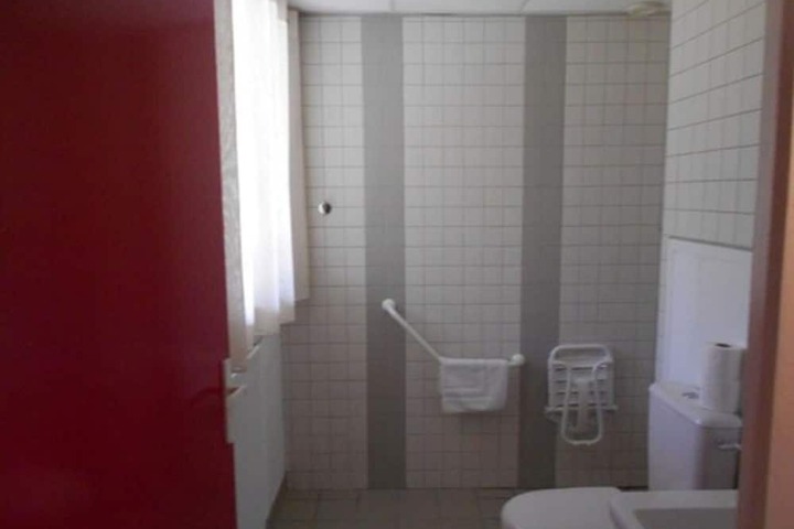 Room 8 of 35