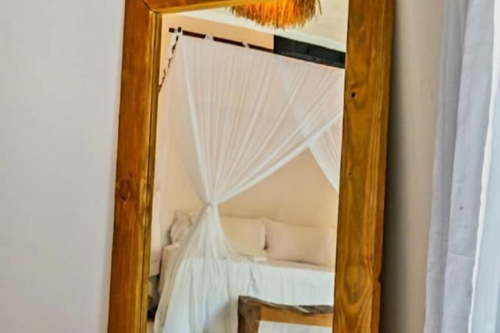 Room 4 of 50