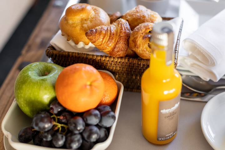 Breakfast/Coffee Service 62 of 84