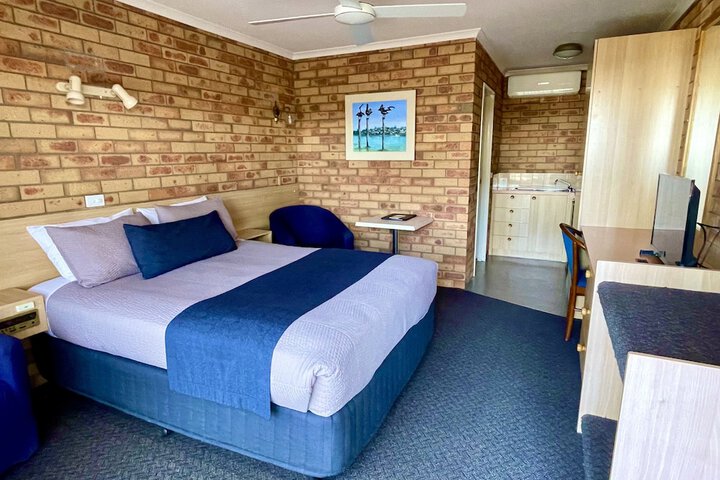 Room 3 of 26