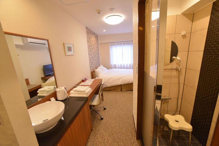 Room 20 of 33