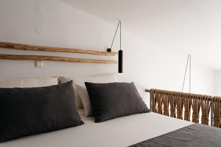 Room 42 of 191