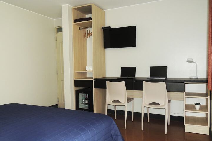 Room 6 of 94