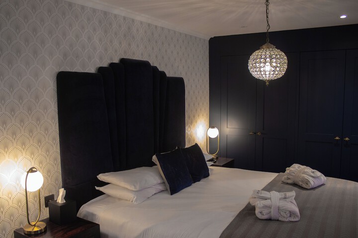 Room 12 of 61