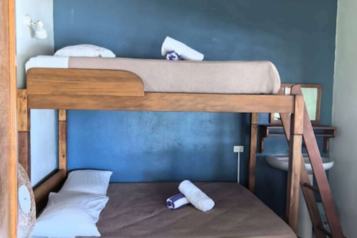 Room 18 of 74