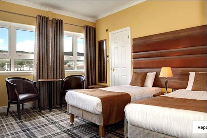 Room 9 of 32