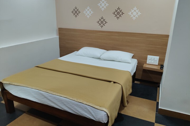 Room 4 of 19