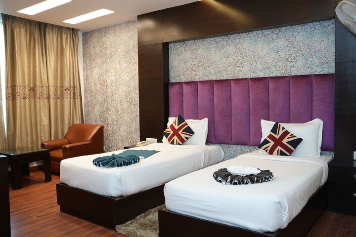 Room 3 of 34