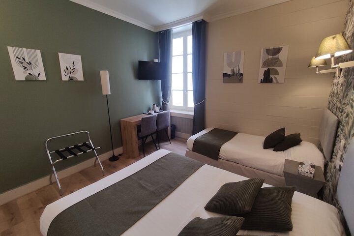 Room 12 of 30