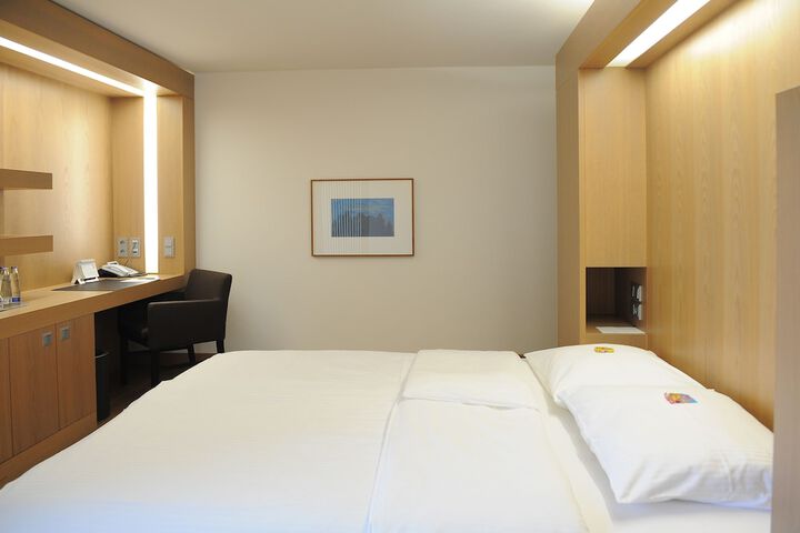 Room 14 of 68