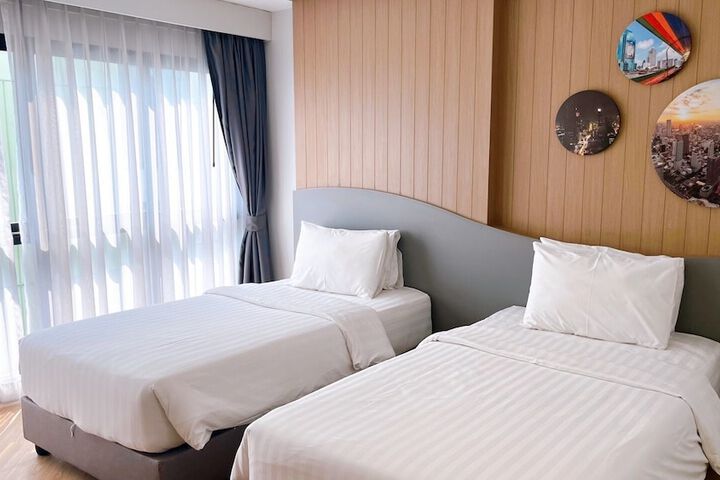 Room 17 of 35