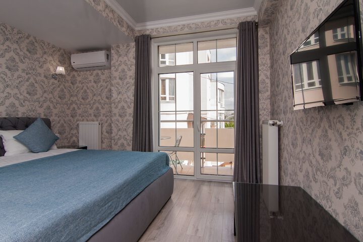 Room 28 of 151