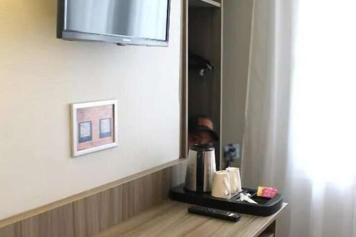 Room 34 of 75
