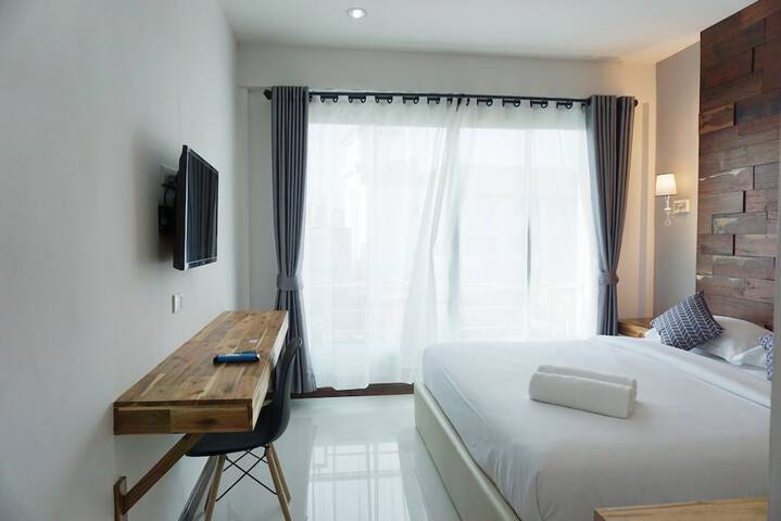 Room 9 of 48
