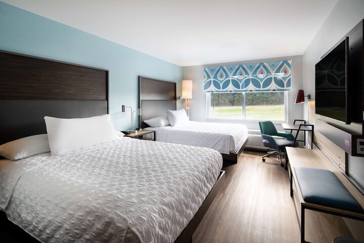 2 Queen Beds (7 of 13)