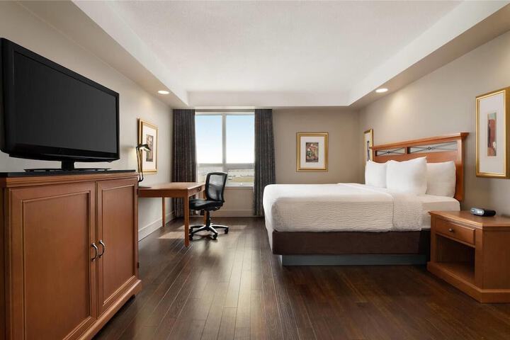 Room 8 of 42