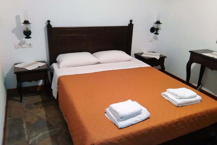 Room 2 of 40