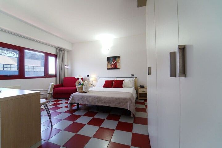 Room 13 of 44