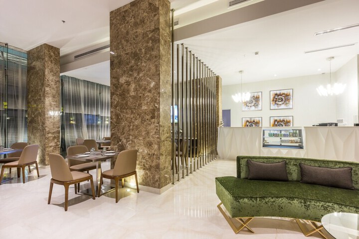 Hotel Interior 4 of 124