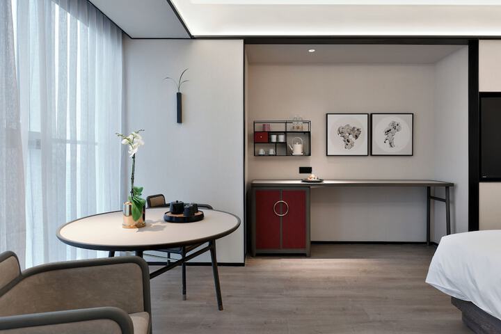 Room 3 of 39