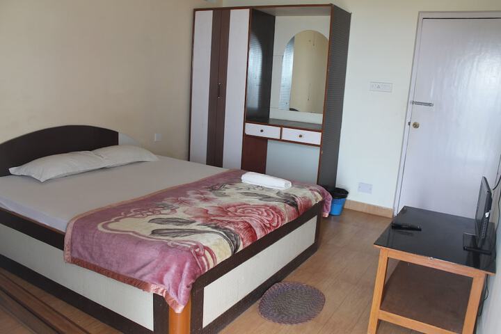Room 3 of 30