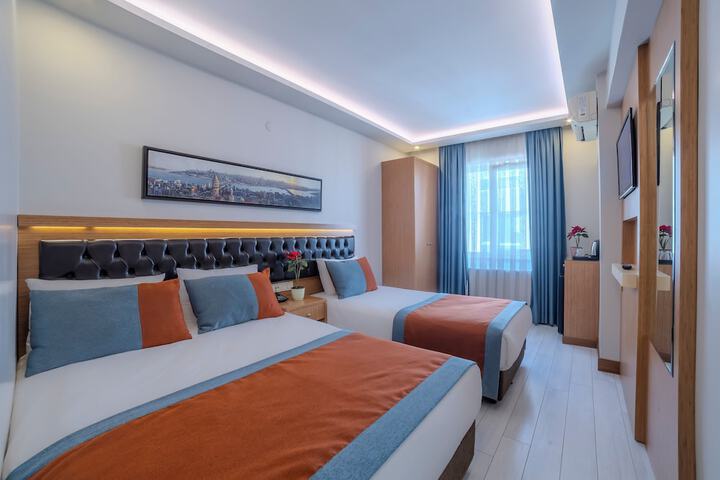 Room 6 of 66
