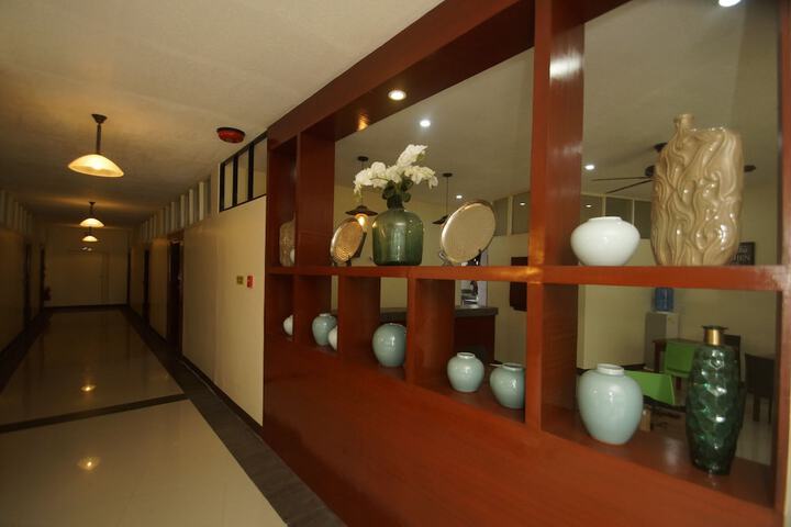 Ballroom/Hall 22 of 23
