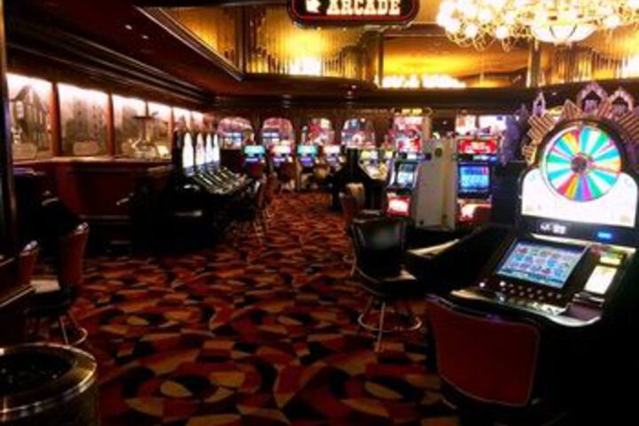 Entertainment 7 of 39