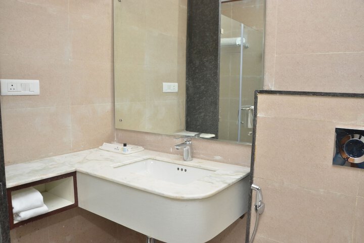 Room 8 of 20