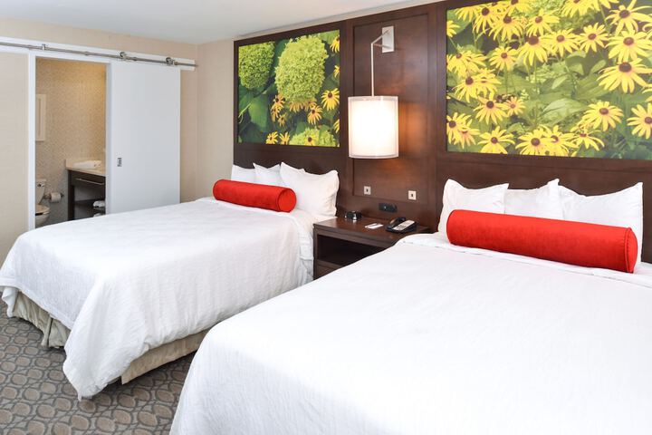 2 Queen Beds (4 of 4)