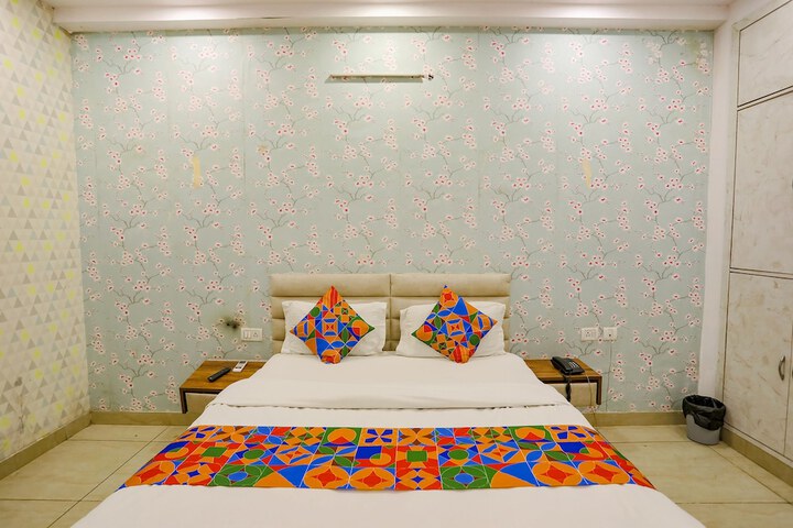 Room 18 of 30