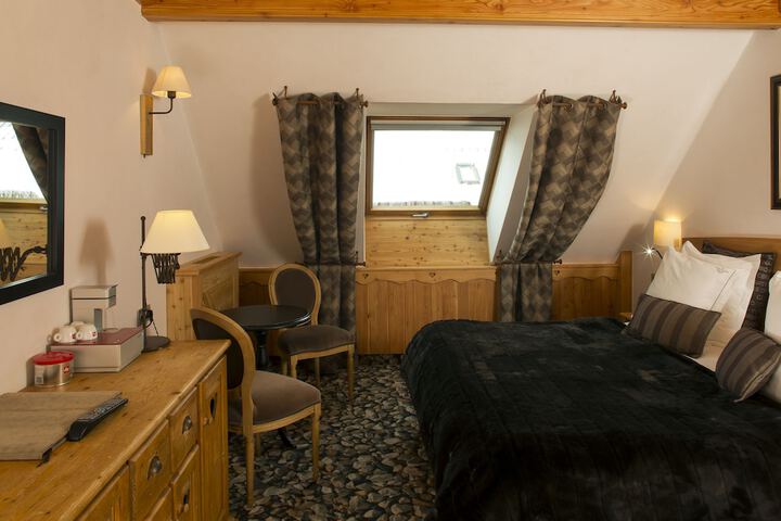 Room 12 of 44
