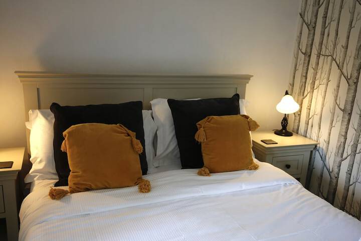 Room 5 of 62