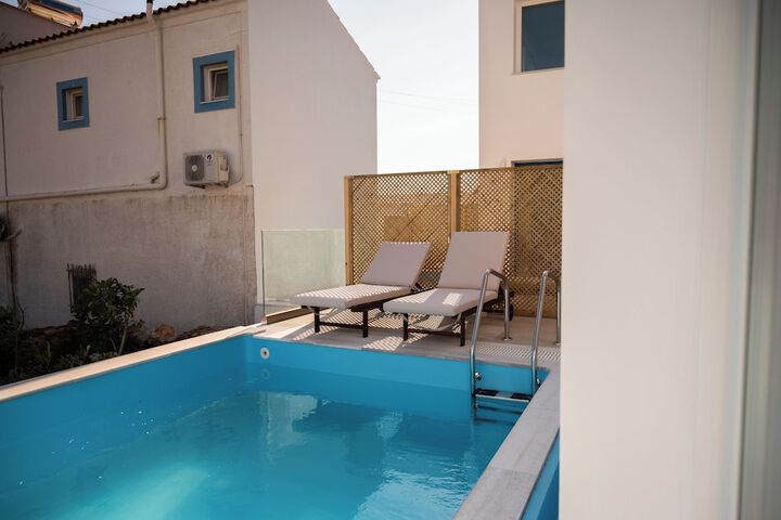 Pool 58 of 91