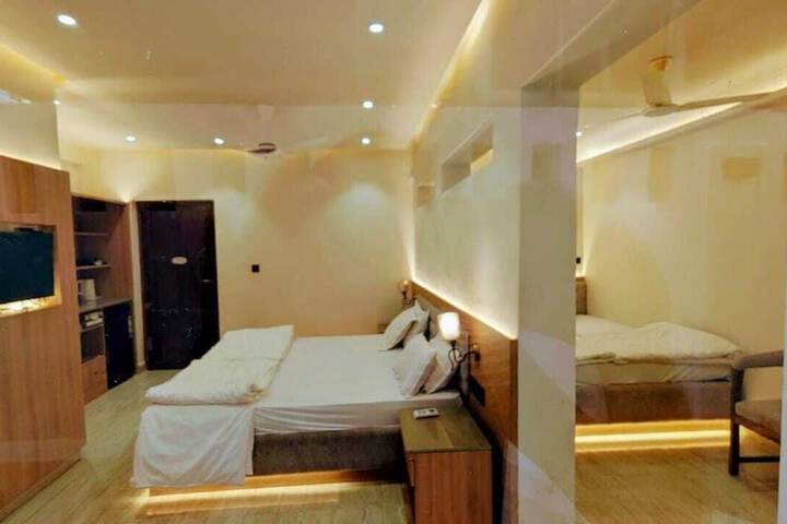 Room 6 of 46