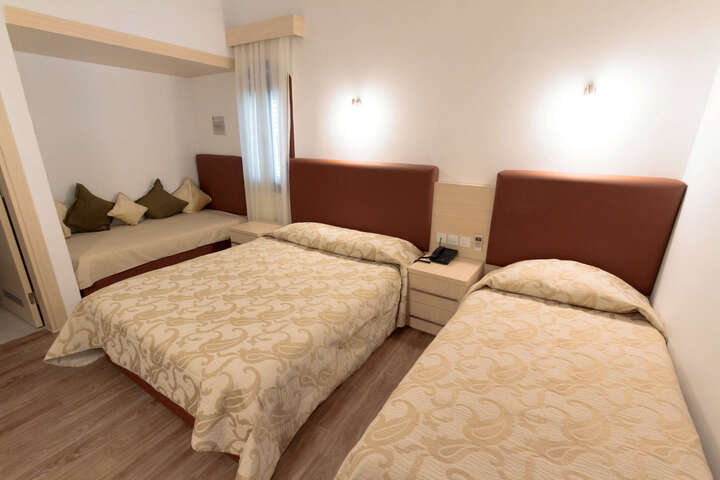 Room 14 of 68