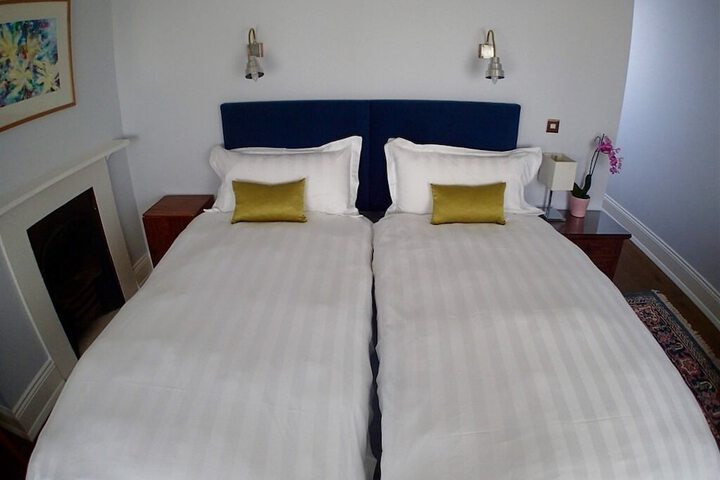Room 35 of 103