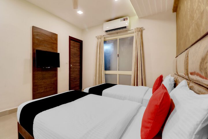 Room 12 of 35