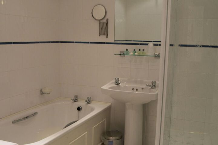 Room 33 of 55