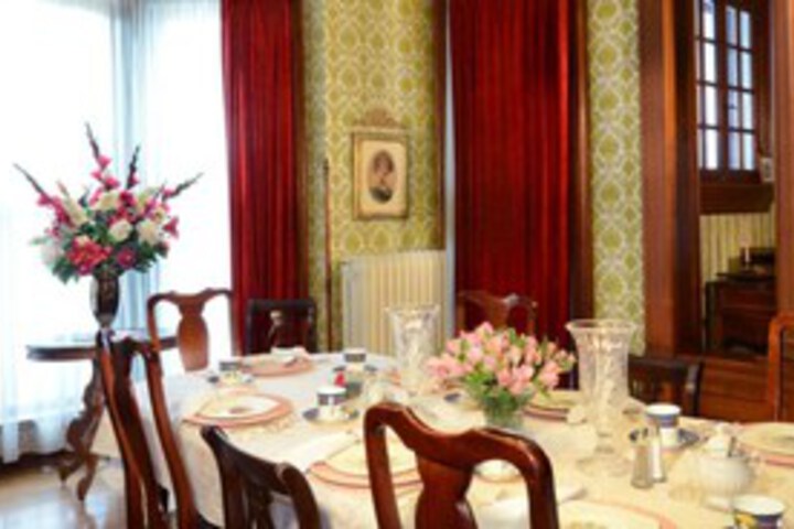 Dining 2 of 20