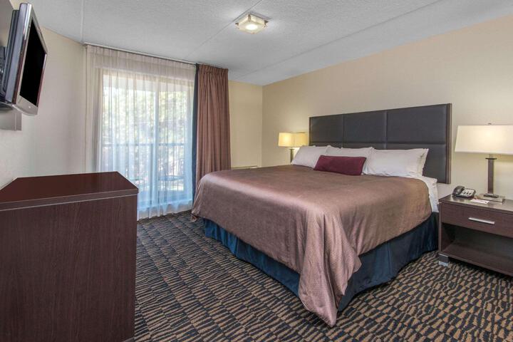2 Queen Beds (3 of 31)